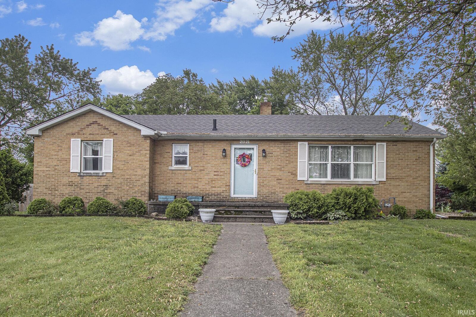 Property Photo:  2021 W Indiana Avenue  IN 46516 