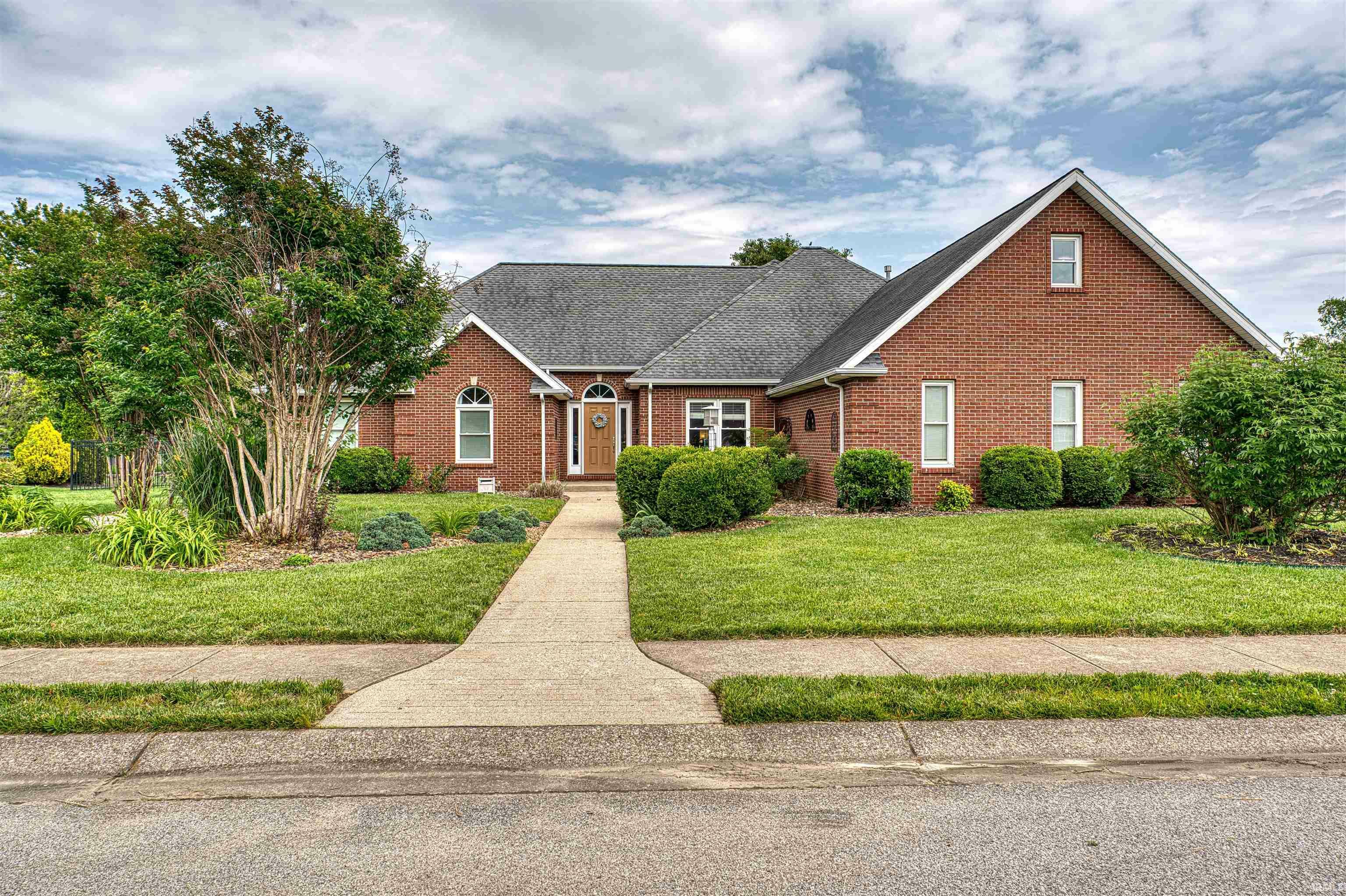 Property Photo: 3166 Valleybrook Court IN 47630