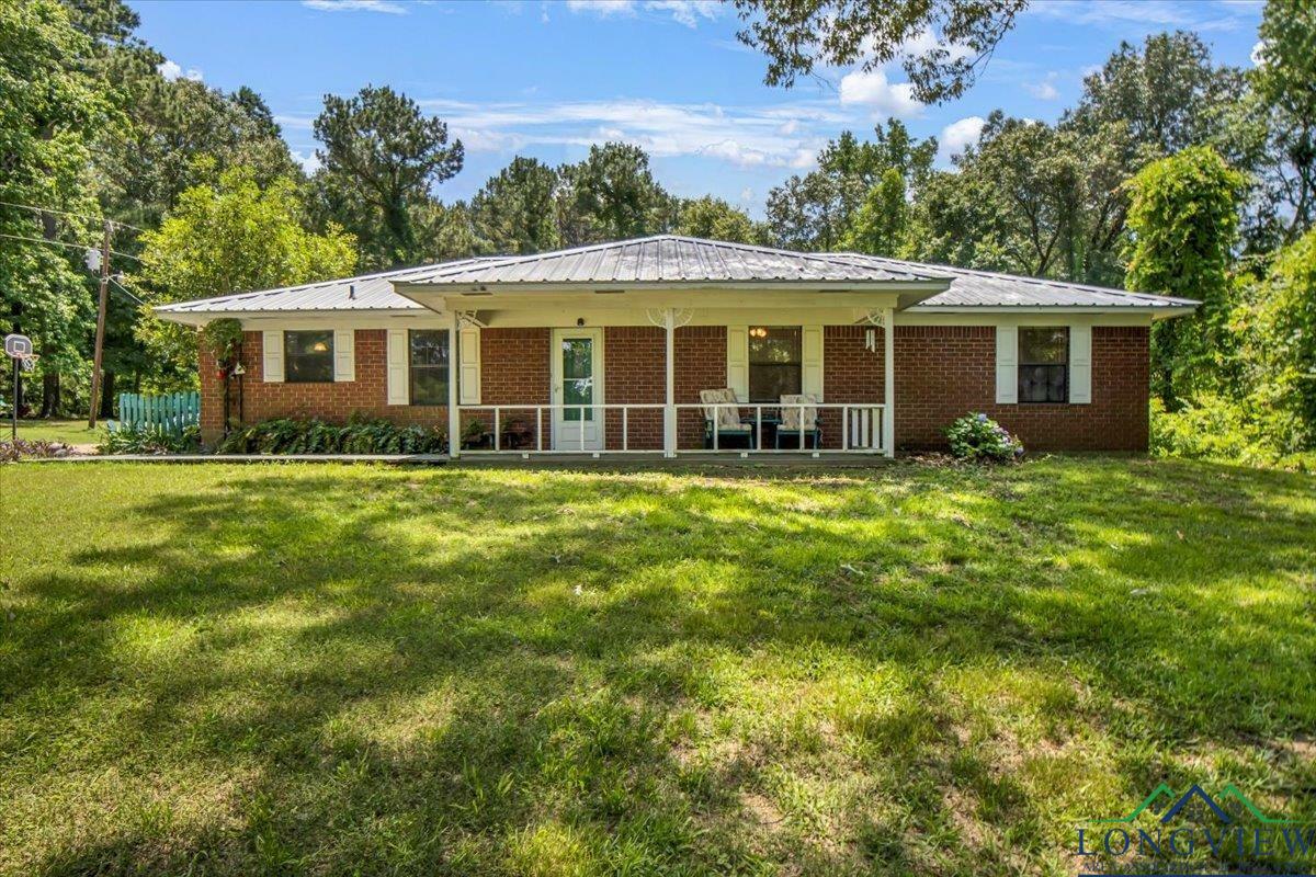 Property Photo: 584 E Fm 1798 TX 75681
