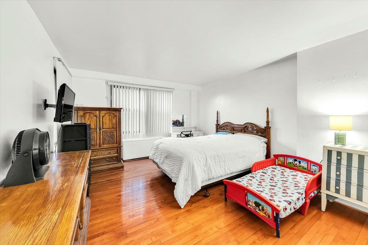 Property Photo: 4705 Henry Hudson Parkway W 7F NY 10471