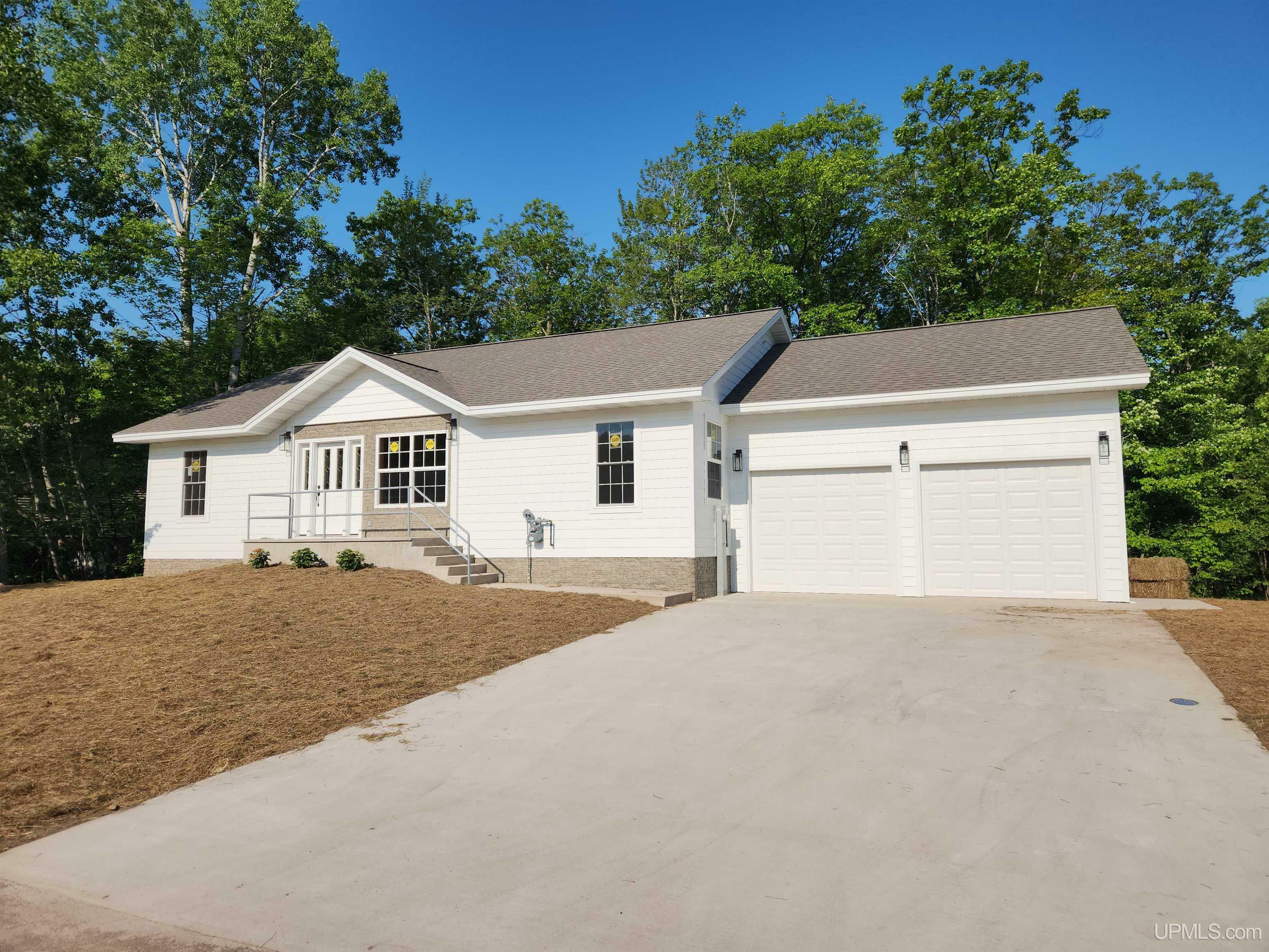 Property Photo:  1922 Sherwood Drive  MI 49931 