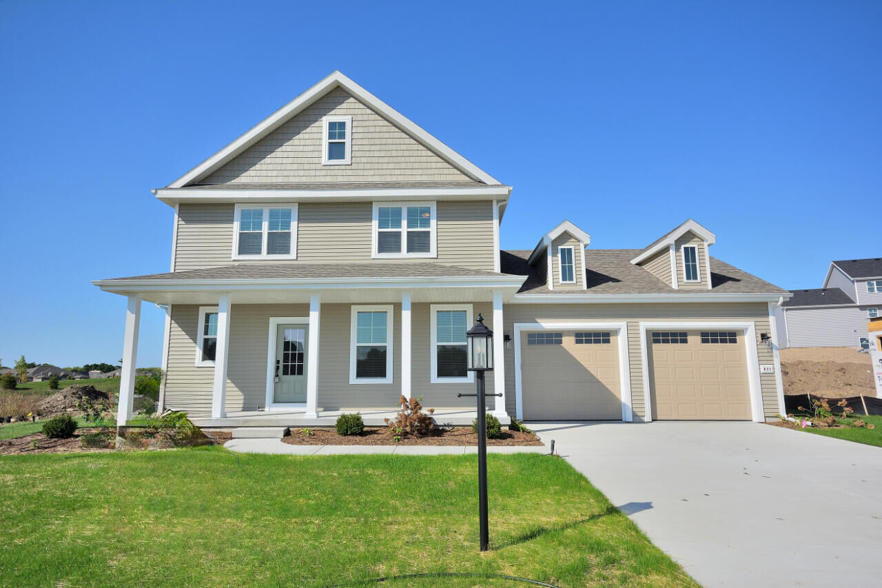 Property Photo: 633 Standing Stone Dr WI 53189