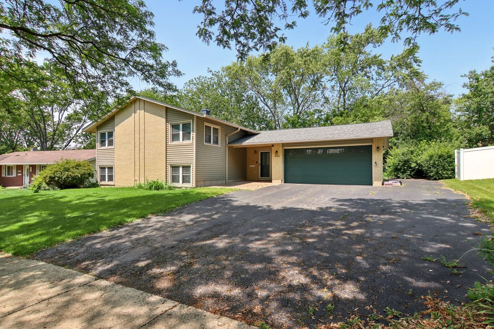Property Photo: 6100 Ridgeway Drive IL 60517