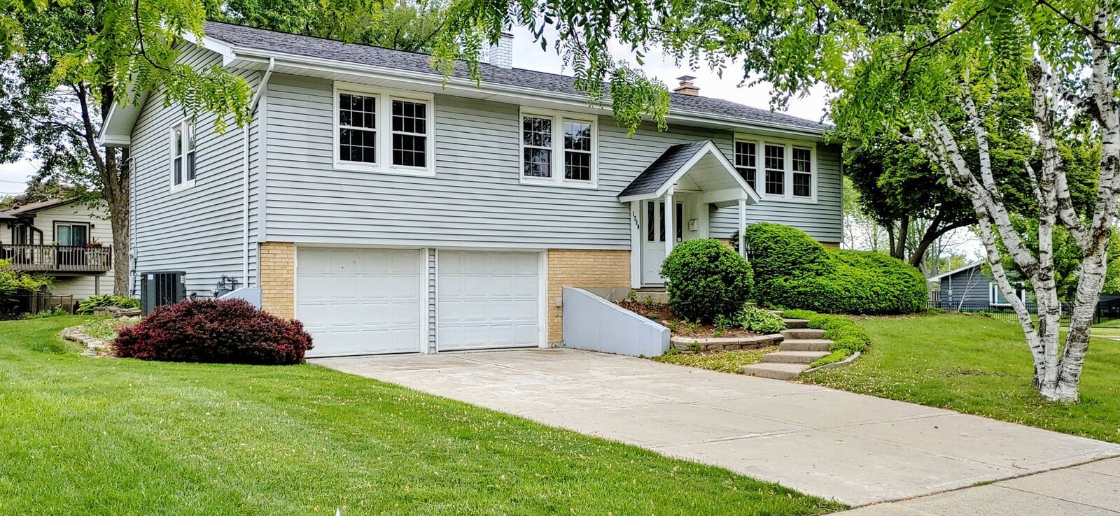 Property Photo:  1750 Chippendale Road  IL 60169 