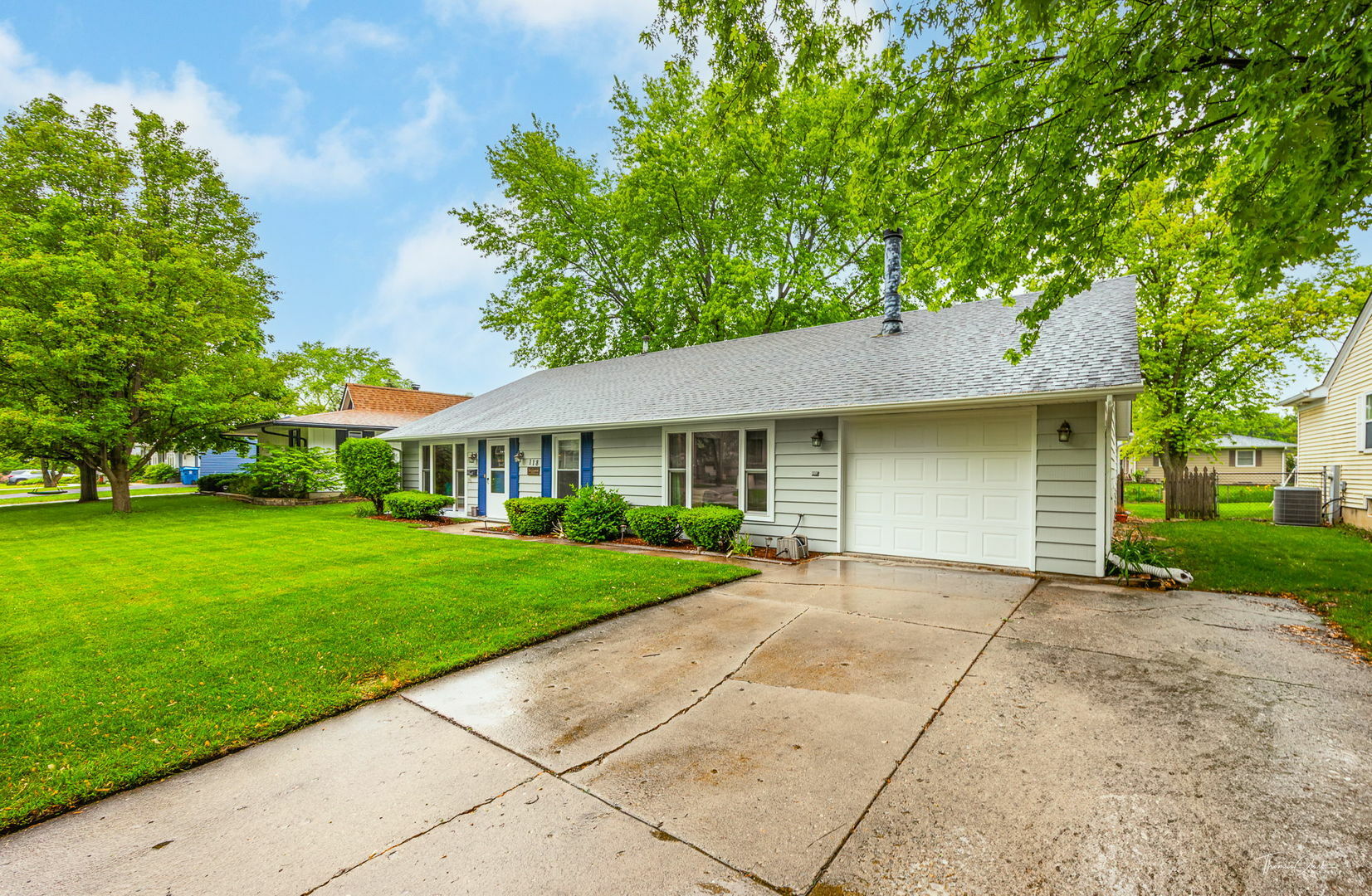 Property Photo: 118 Circle Drive West IL 60538