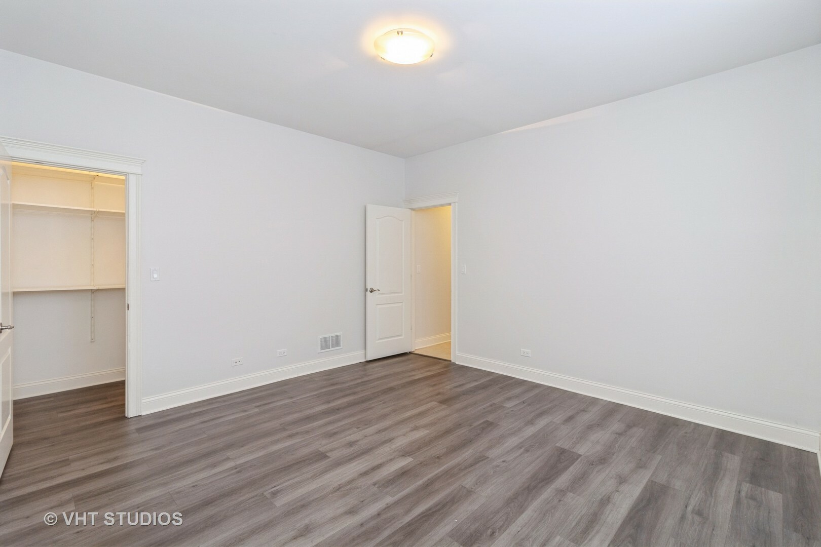 Property Photo:  4714 W Berteau Avenue 1N  IL 60641 