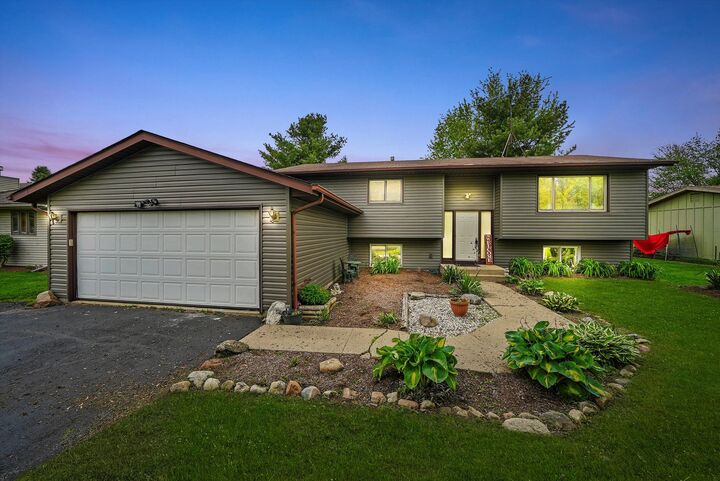 9619 Woods Lane  Hebron IL 60034 photo