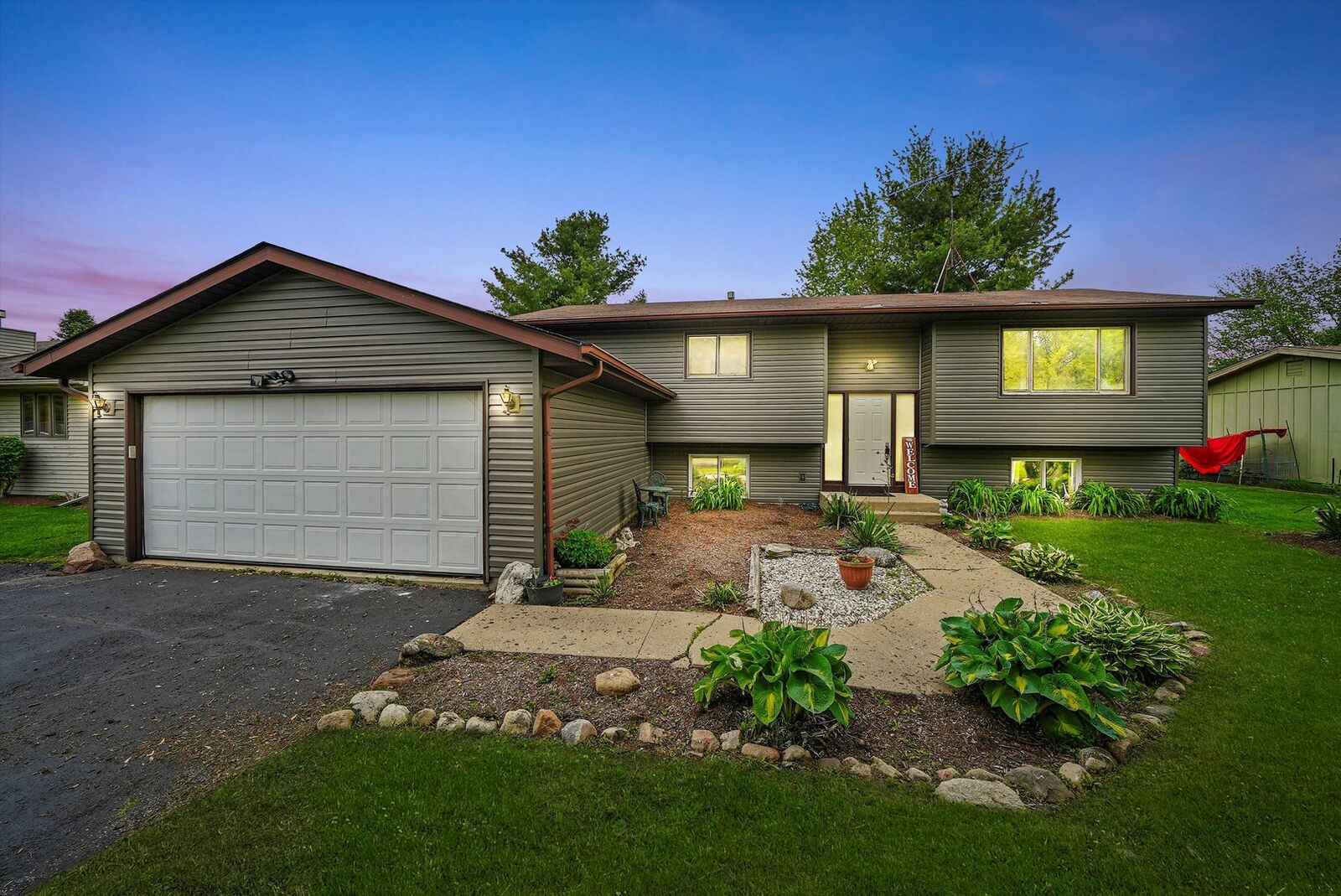 Property Photo: 9619 Woods Lane IL 60034