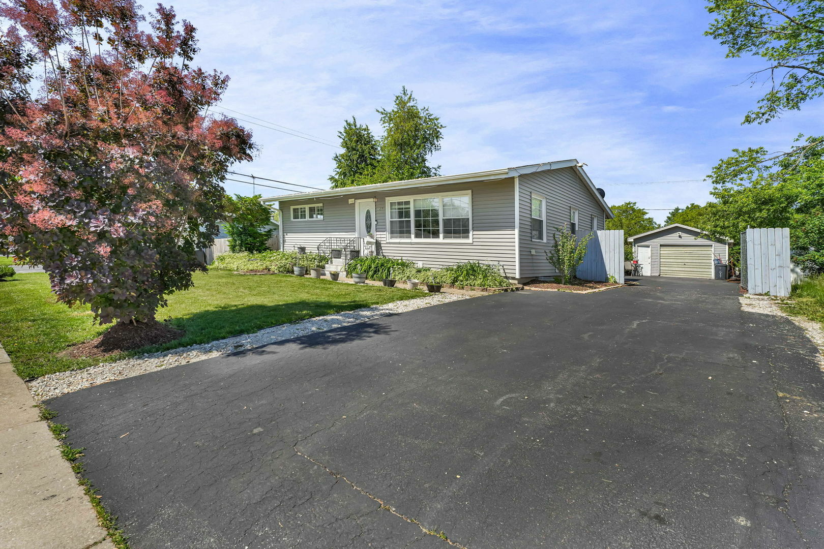Property Photo: 127 Saint Joseph Avenue IL 60436