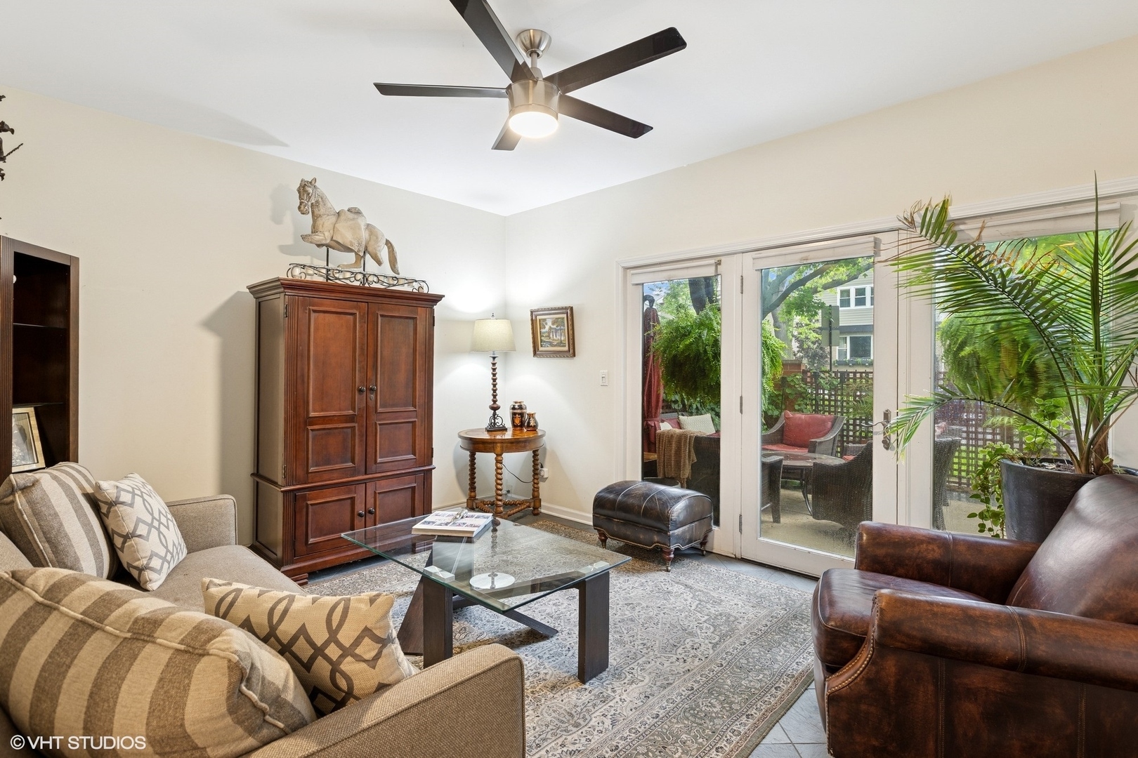 Property Photo: 5844 N Hermitage Avenue A IL 60660