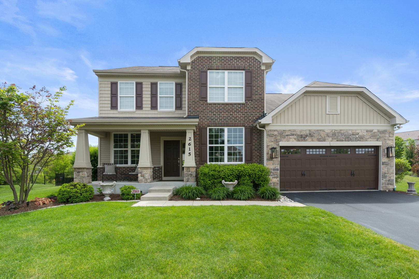 Property Photo: 2615 Camden Street IL 60134