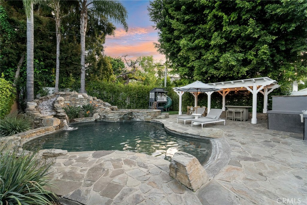 Property Photo:  14332 Roblar Place  CA 91423 
