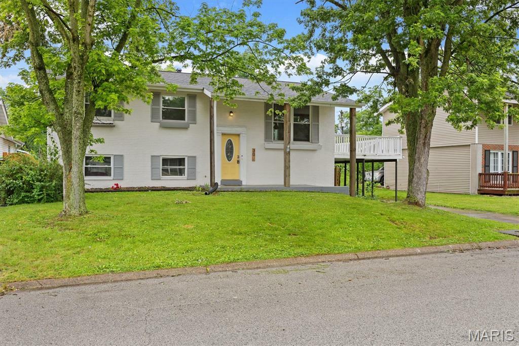 Property Photo: 30 Lakeview Drive IL 62040