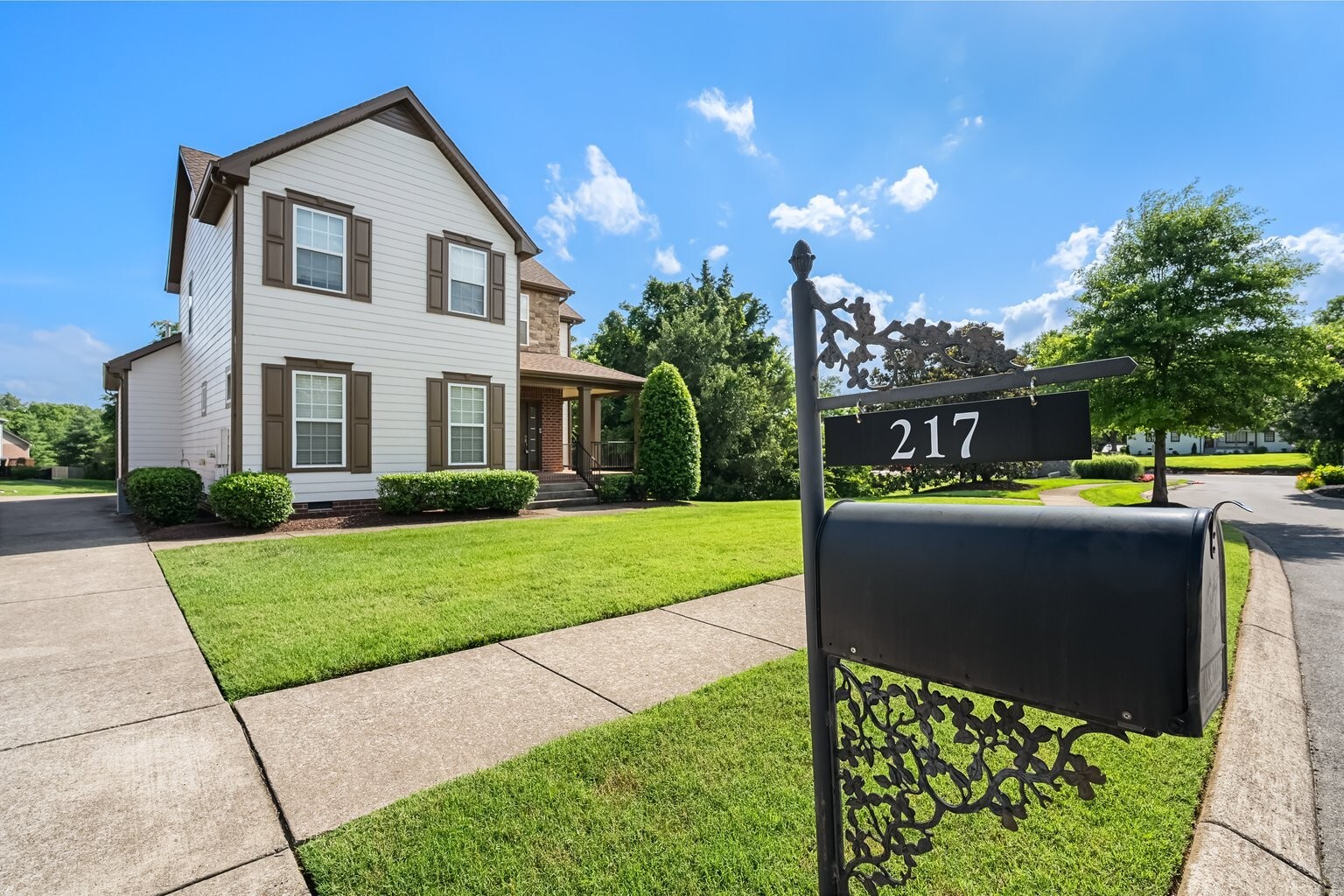 Property Photo: 217 Karen Dr TN 37122