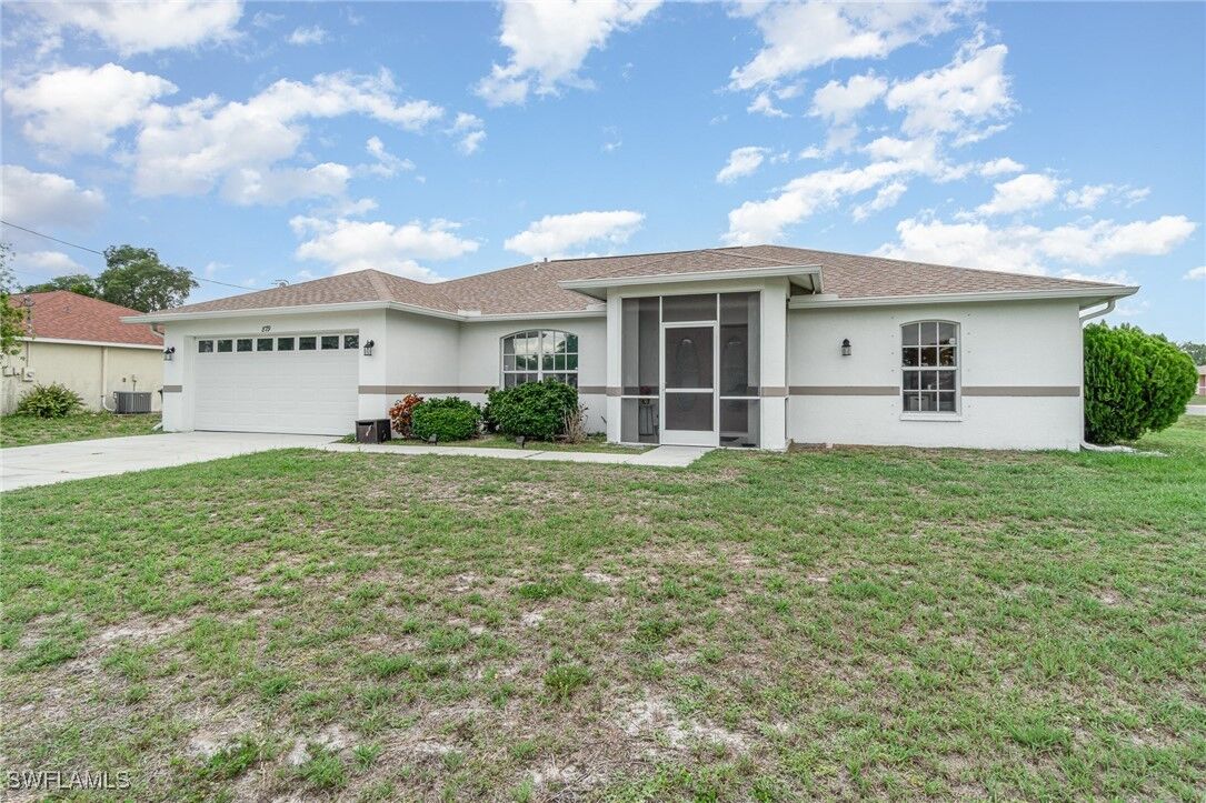 Property Photo: 879 Rue Labeau Circle FL 33913