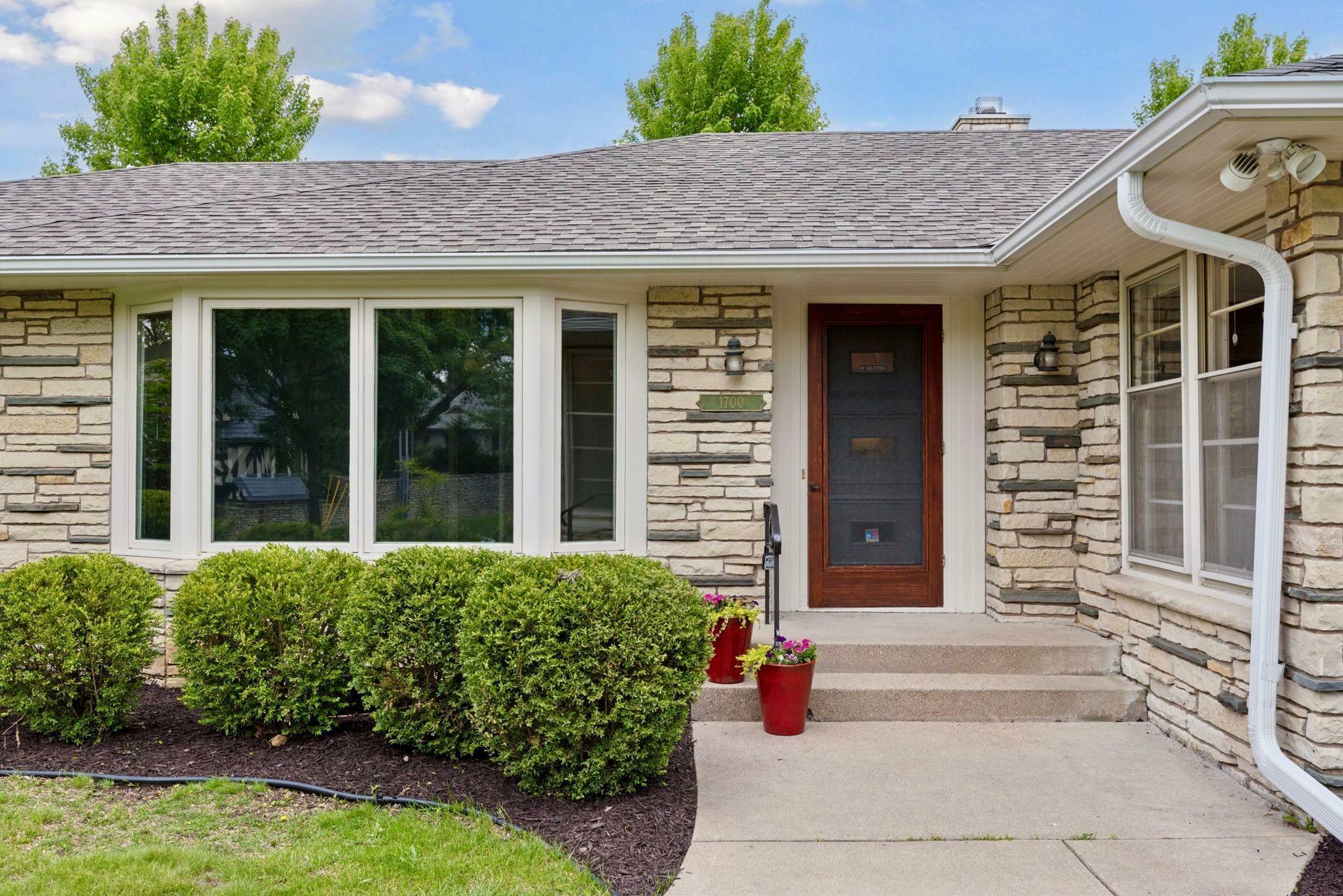 Property Photo:  1700 W 26th Street  MN 55405 