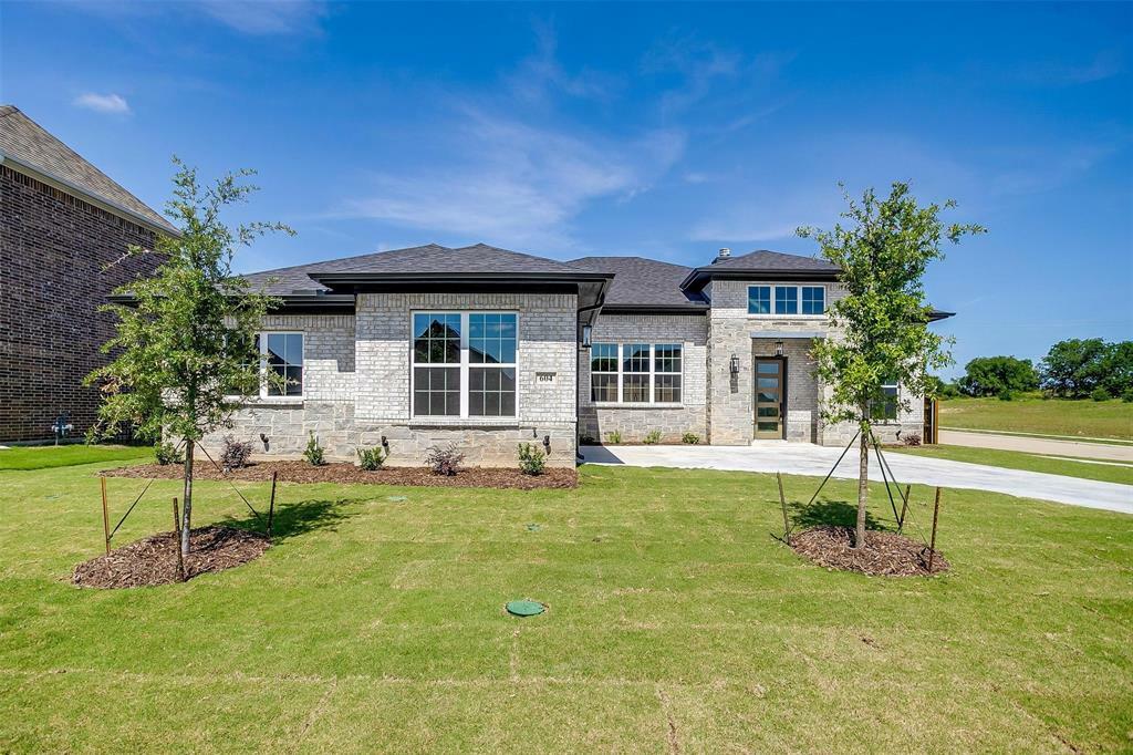 Property Photo: 604 Bluff Point Lane TX 76052