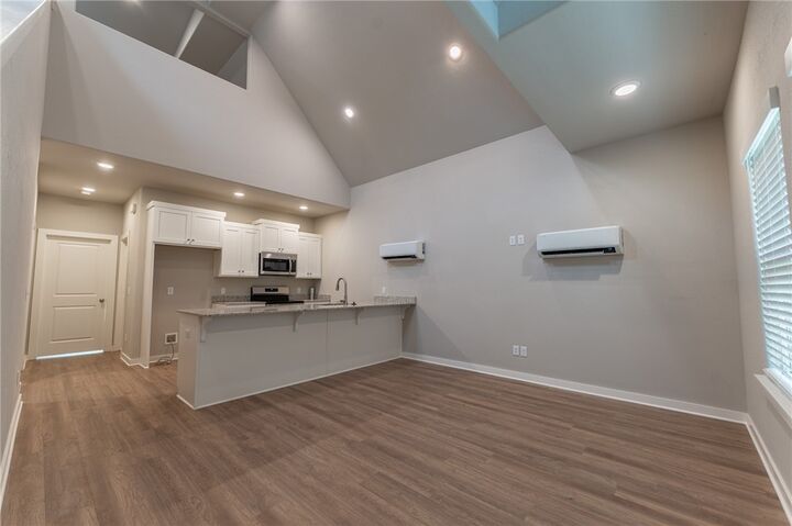 Property Photo:  1331 S Van Buren Avenue  AR 72701 