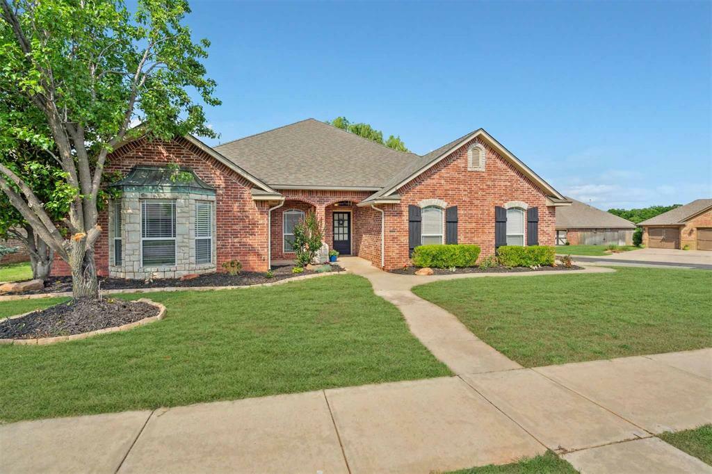 Property Photo: 4605 NW 161st Street OK 73013