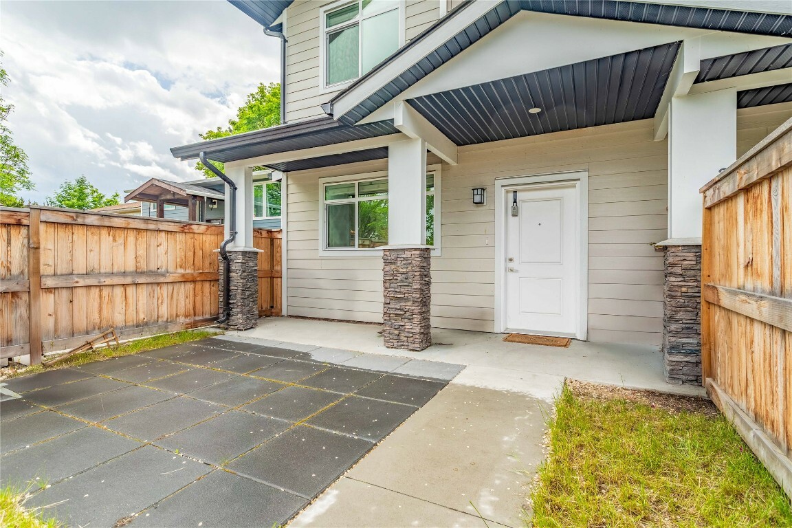 782 Coopland Crescent 1  Kelowna BC V1Y 2V1 photo