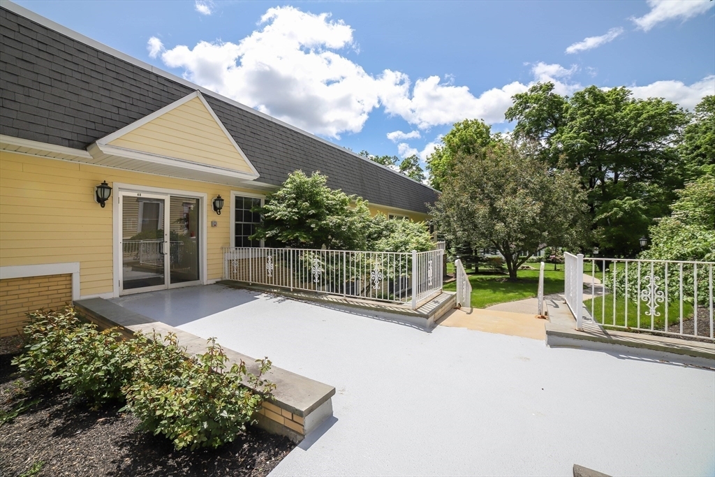 Property Photo:  48 Phillips Rd 14  MA 01520 