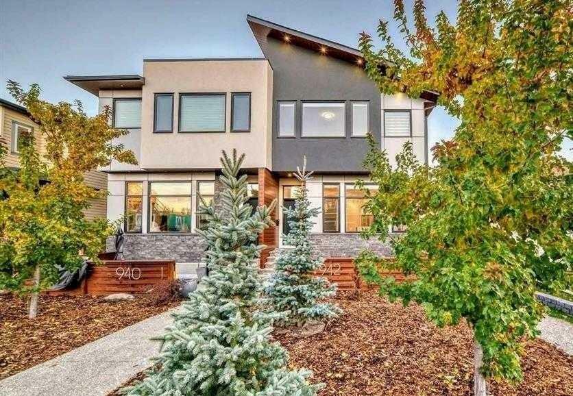 940 38th Street SW Unit #2  Calgary AB T3C 1T3 photo