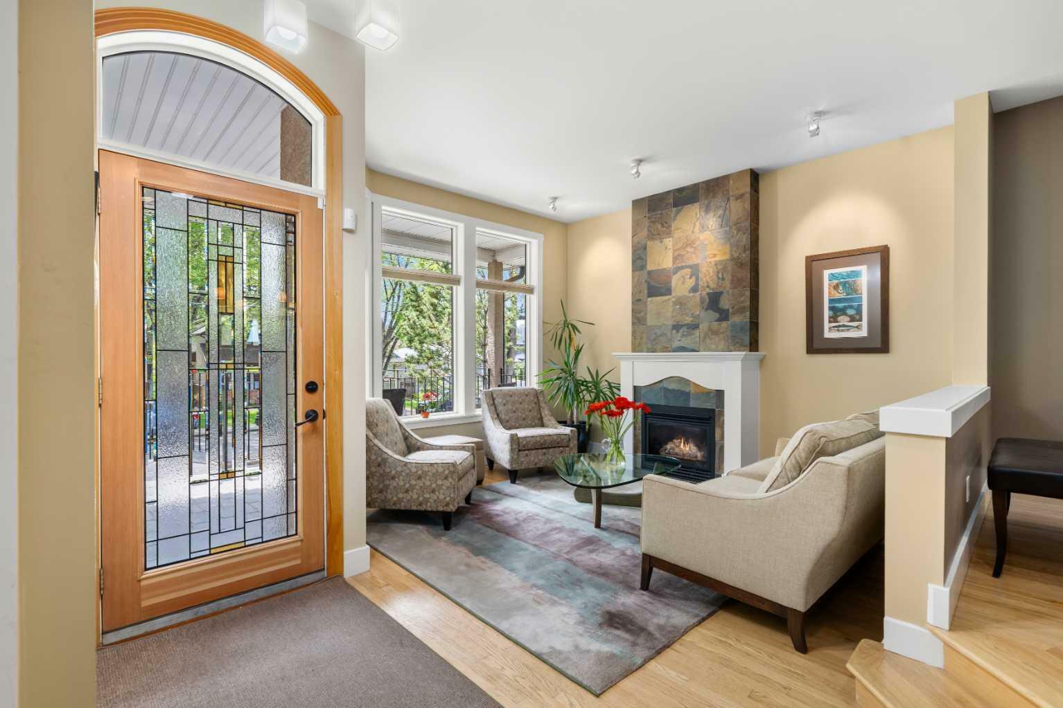 Property Photo: 2732 7 Avenue NW AB T2N 1A7