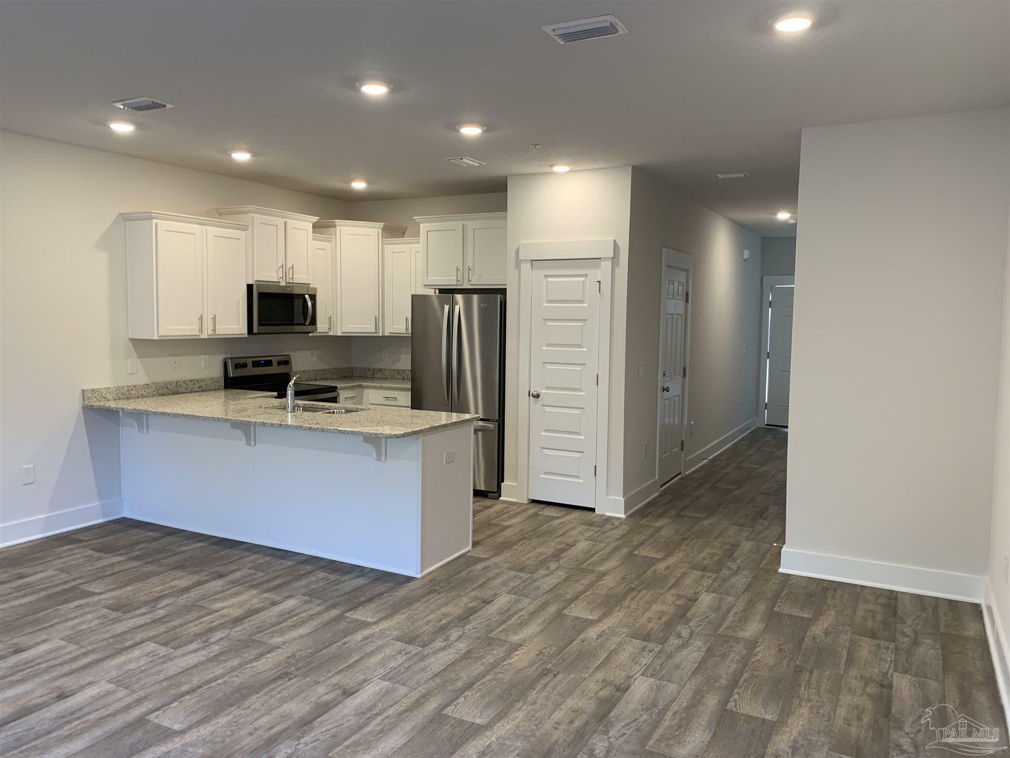 Property Photo: 1524 Farragut Way FL 32534