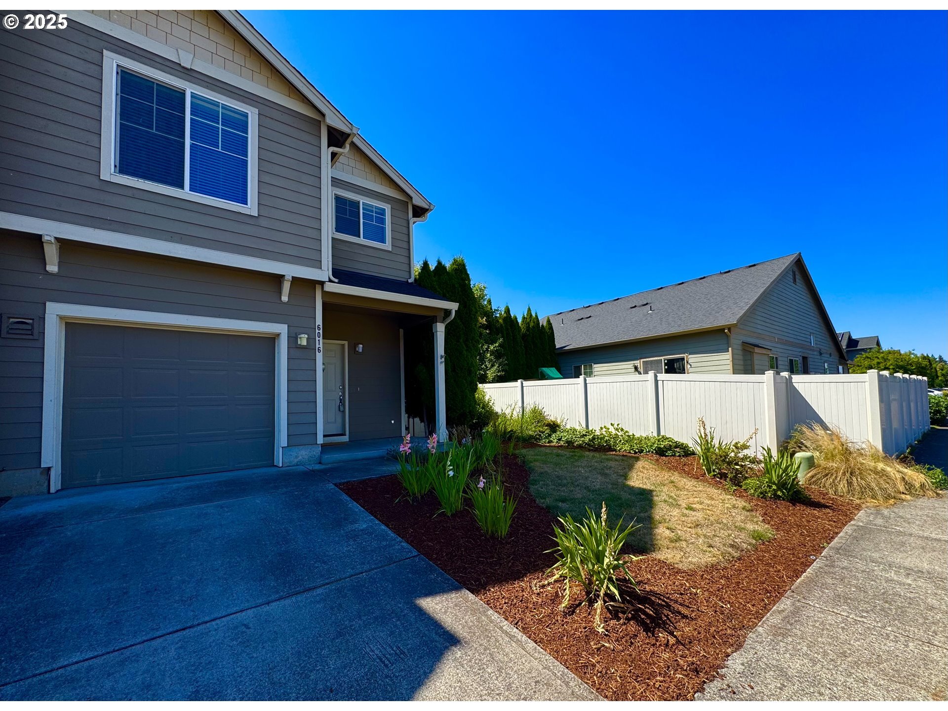Property Photo: 6016 NE 81st Ave WA 98662