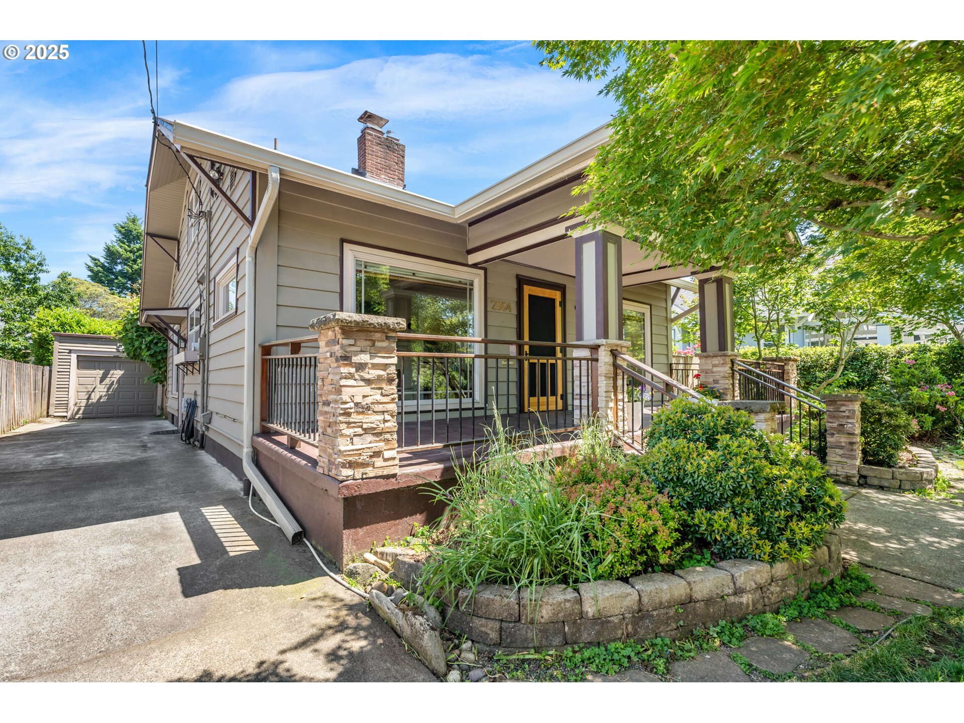 Property Photo:  2804 NE 61st Ave  OR 97213 