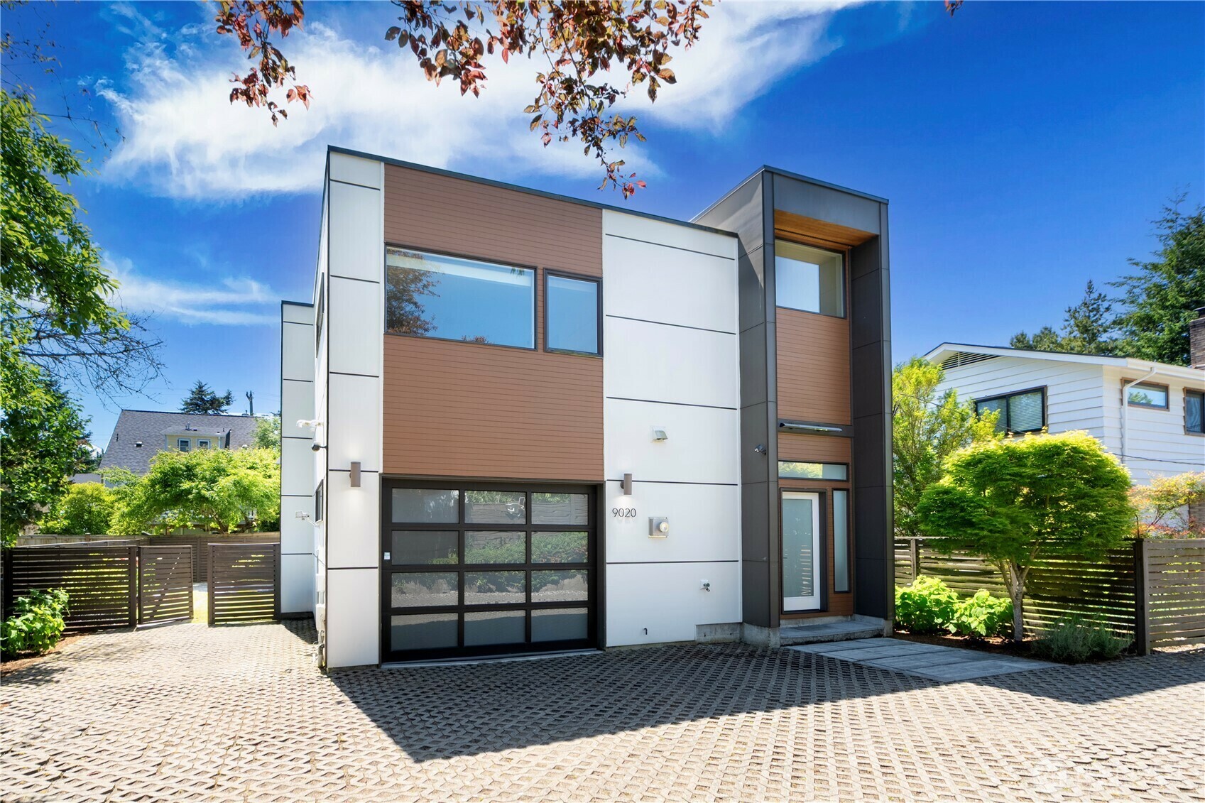 Property Photo: 9020 2nd Avenue NE WA 98115