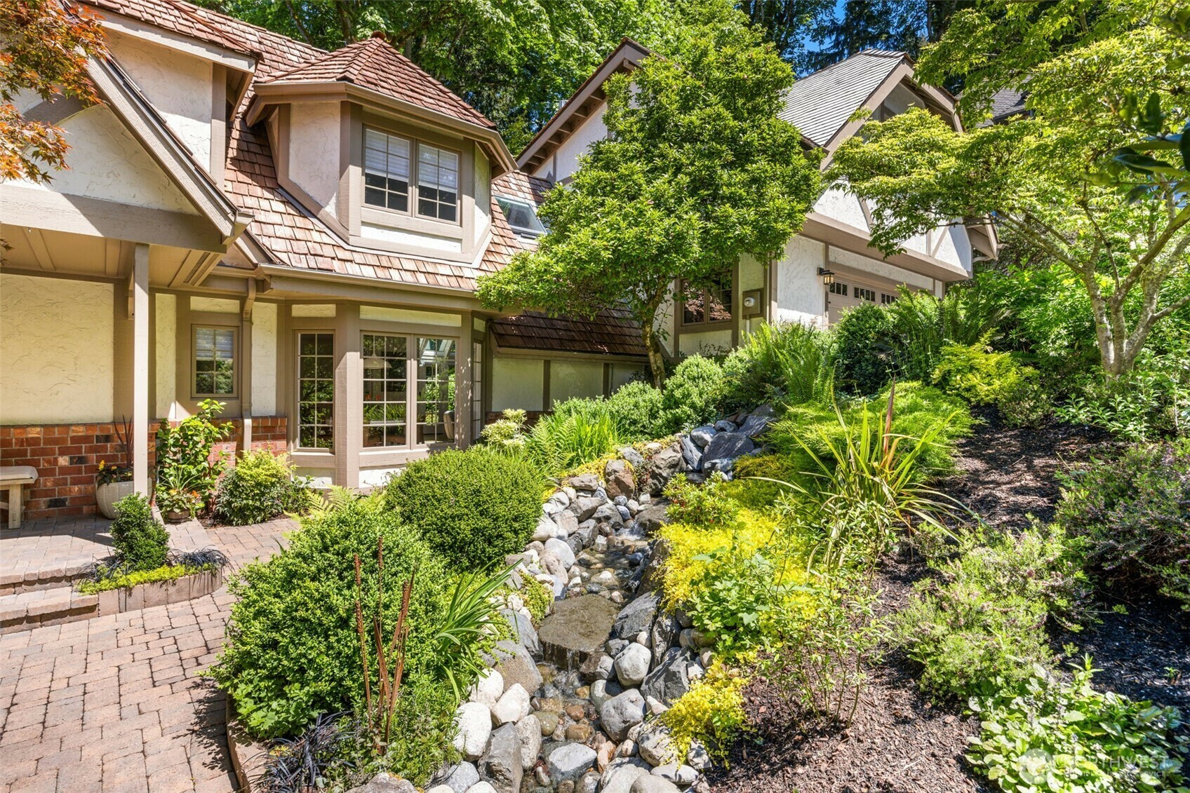 Property Photo: 5222 West Mercer Way WA 98040