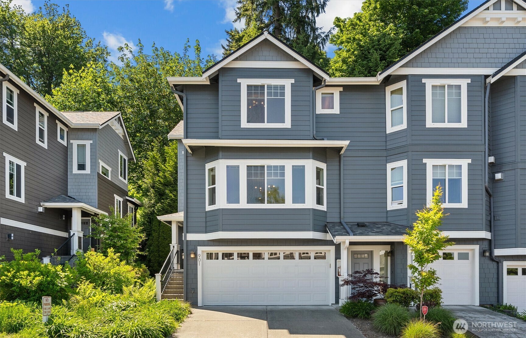 Property Photo:  5529  Lakemont Boulevard SE 901  WA 98006 