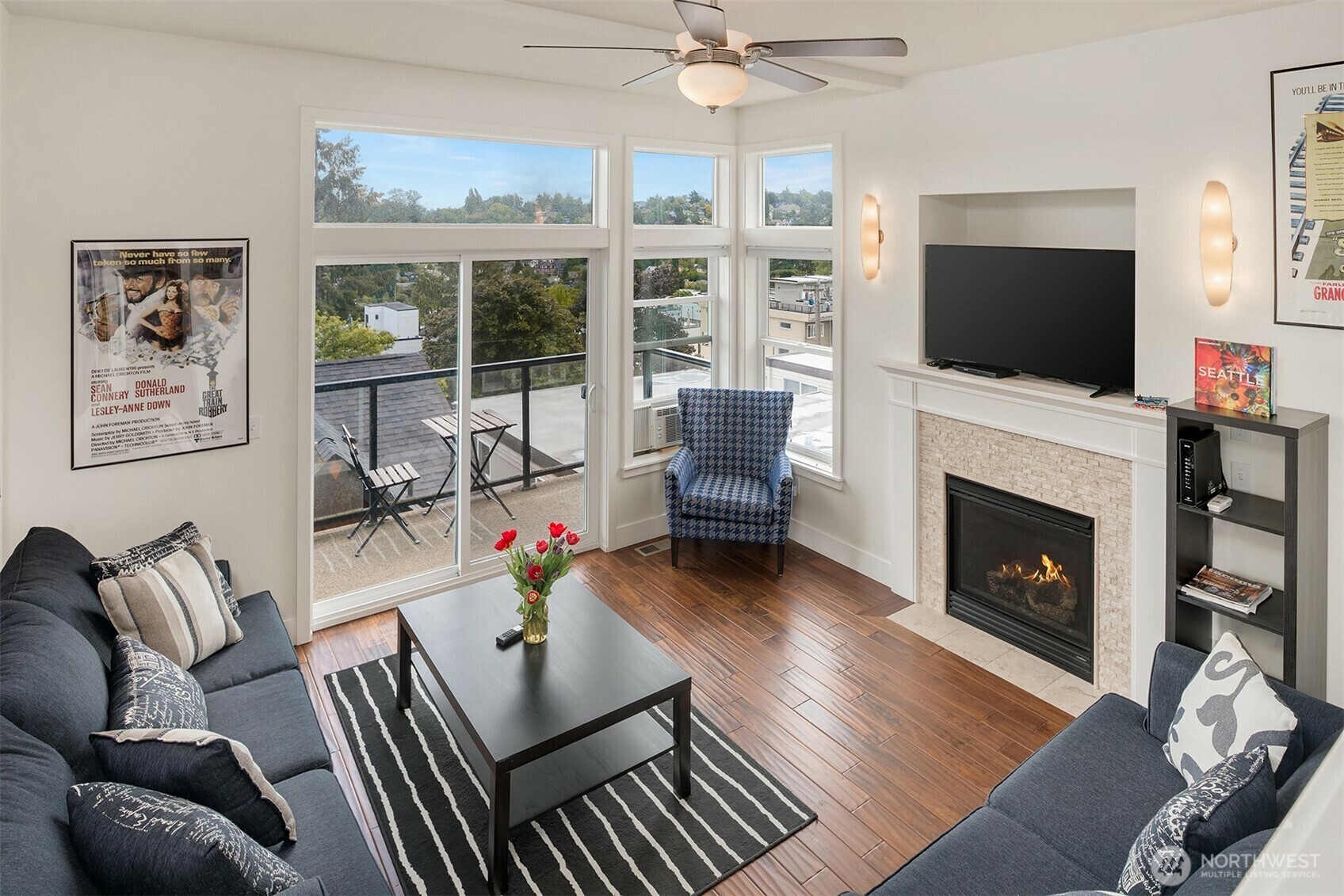 Property Photo: 213 26th Avenue E B WA 98112