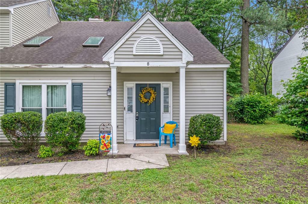 Property Photo: 8 Alton Ct VA 23669