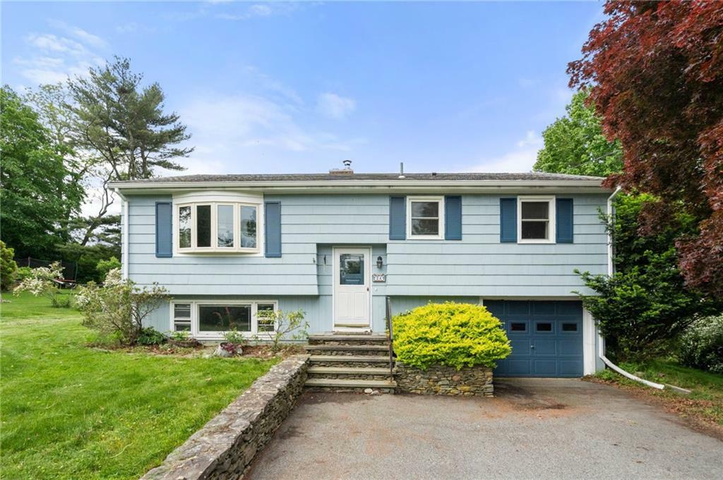 24 Baylies Avenue  Portsmouth RI 02871 photo