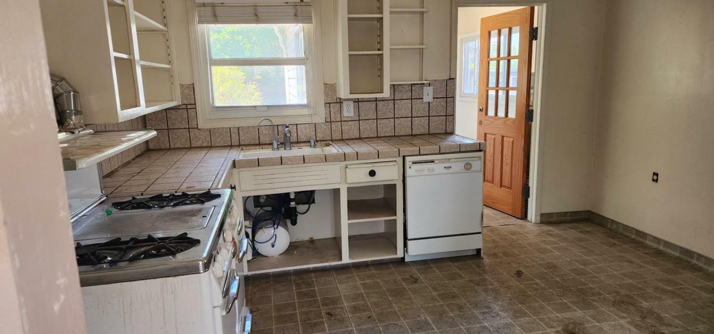 Property Photo: 4320 Bassett Street CA 95054