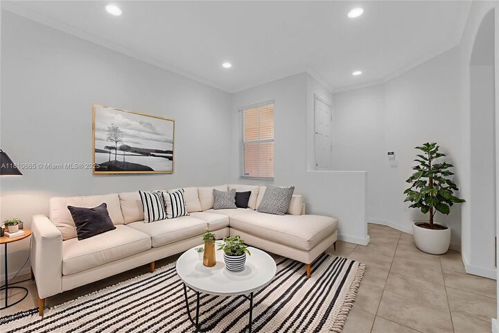 Property Photo: 11014 SW 237th Ln FL 33032