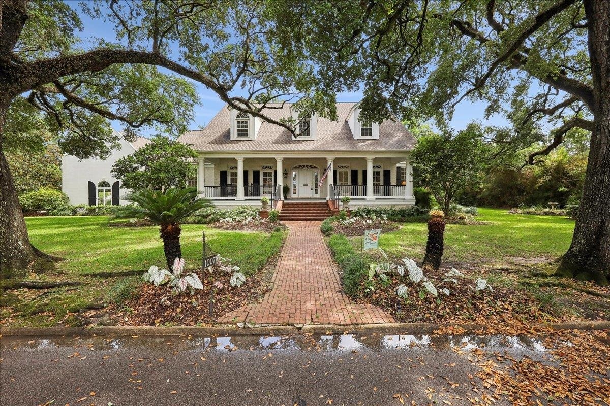 Property Photo: 1007 Pine TX 77630