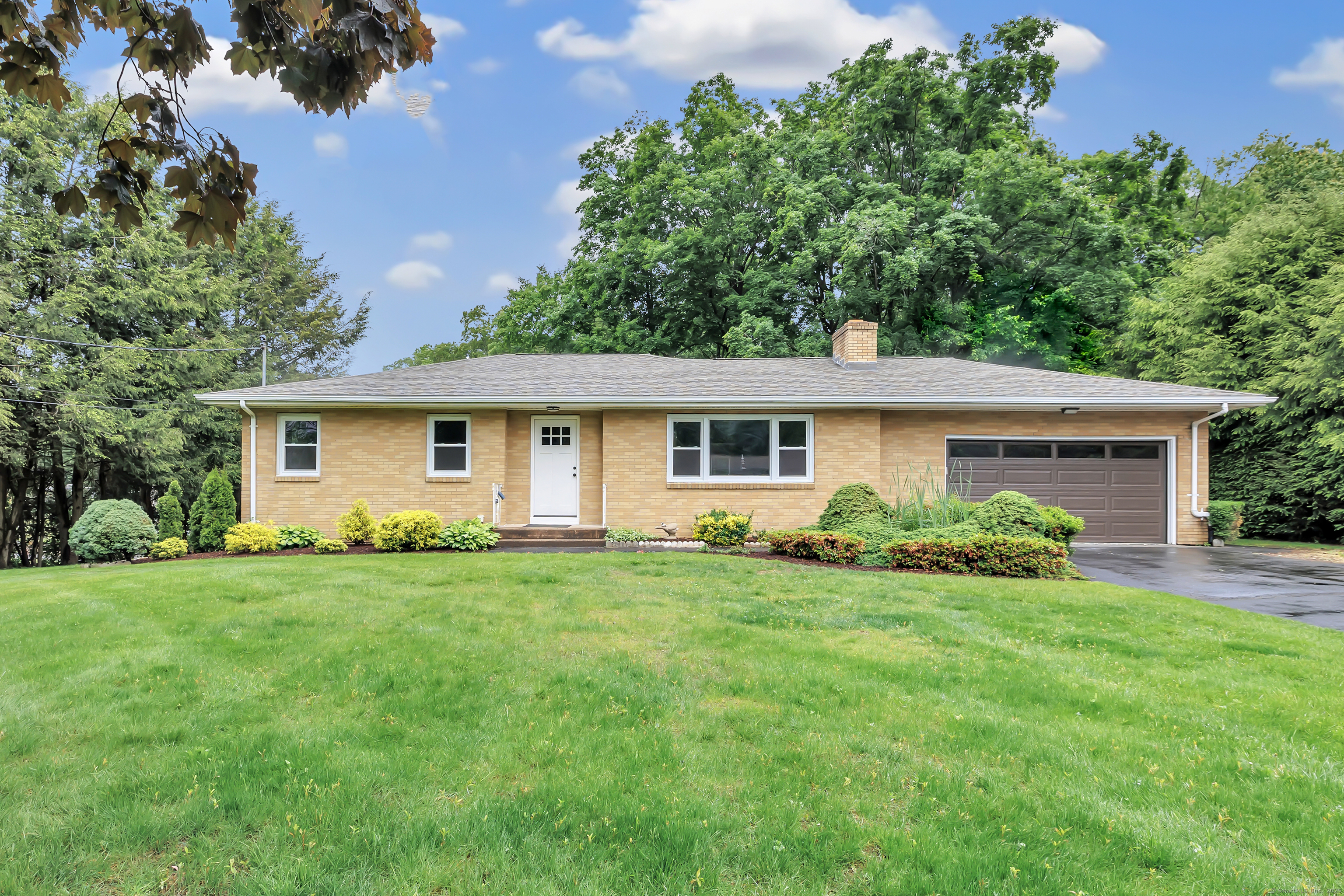 Property Photo: 325 River Road CT 06518