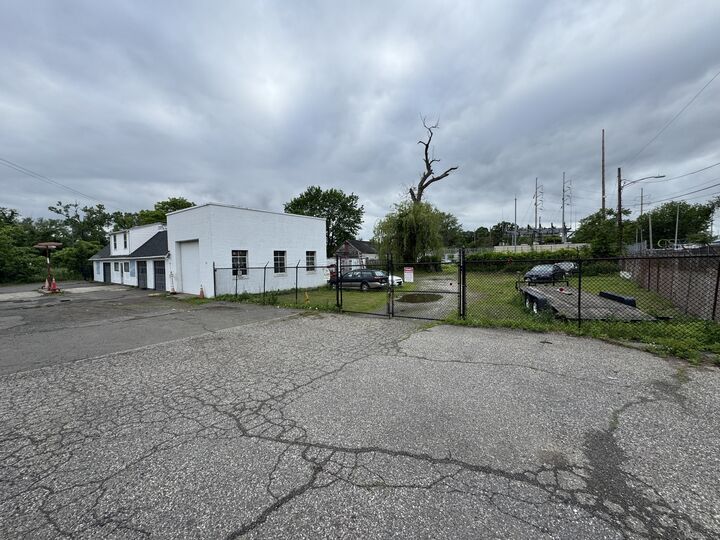 Property Photo:  1096 Quinnipiac Avenue  CT 06513 