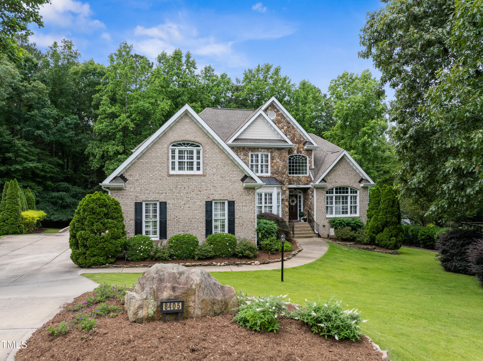Property Photo: 8405 Hempton Cross Drive NC 27587