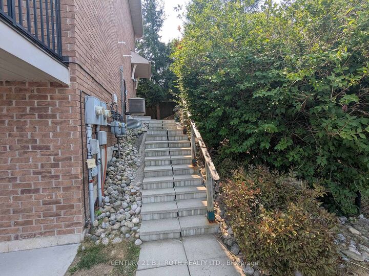 Photo de la propriété:  175 Stanley Street 2  ON L4M 0G2 