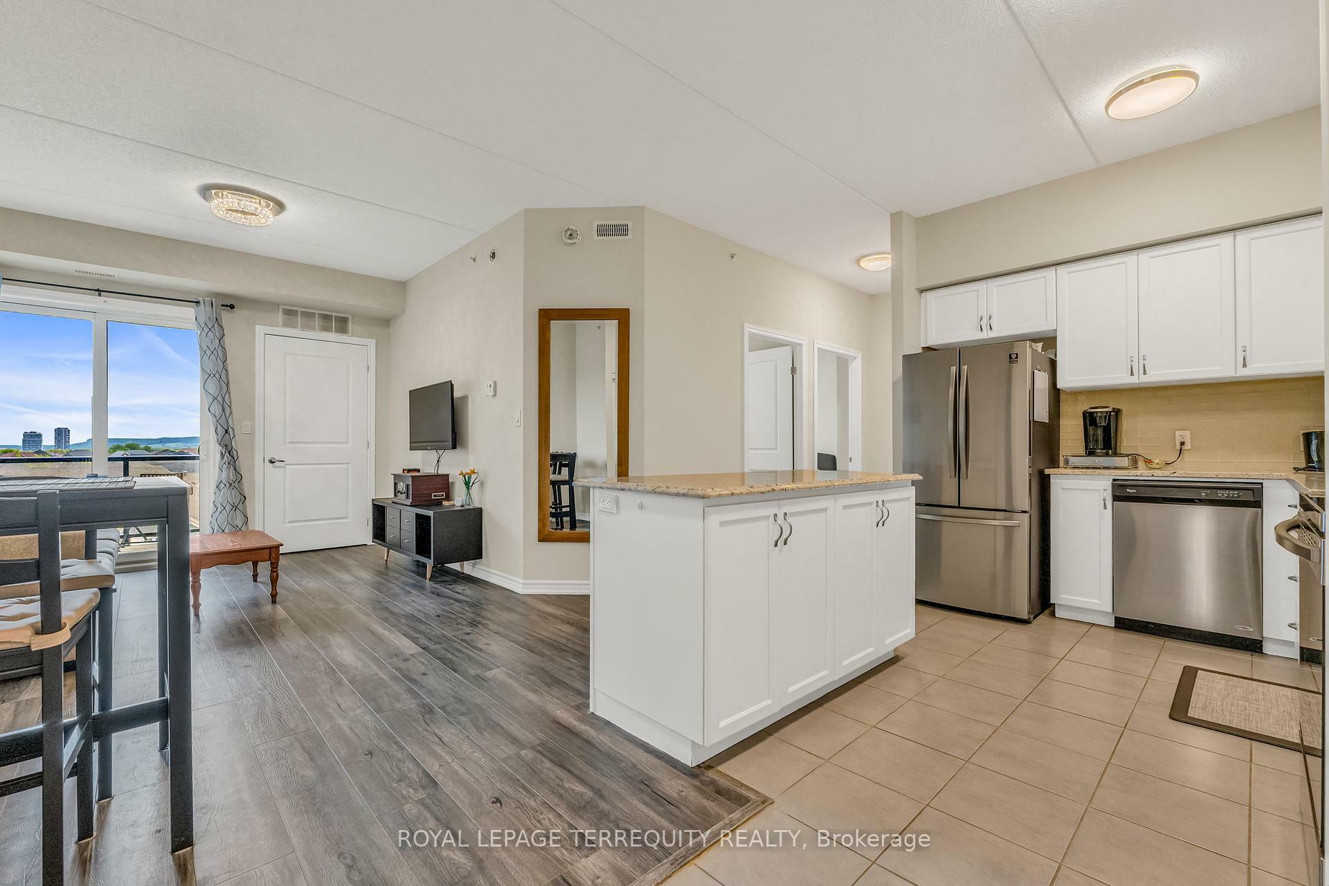 Photo de la propriété: 650 Sauve Street 412 ON L9T 9A8