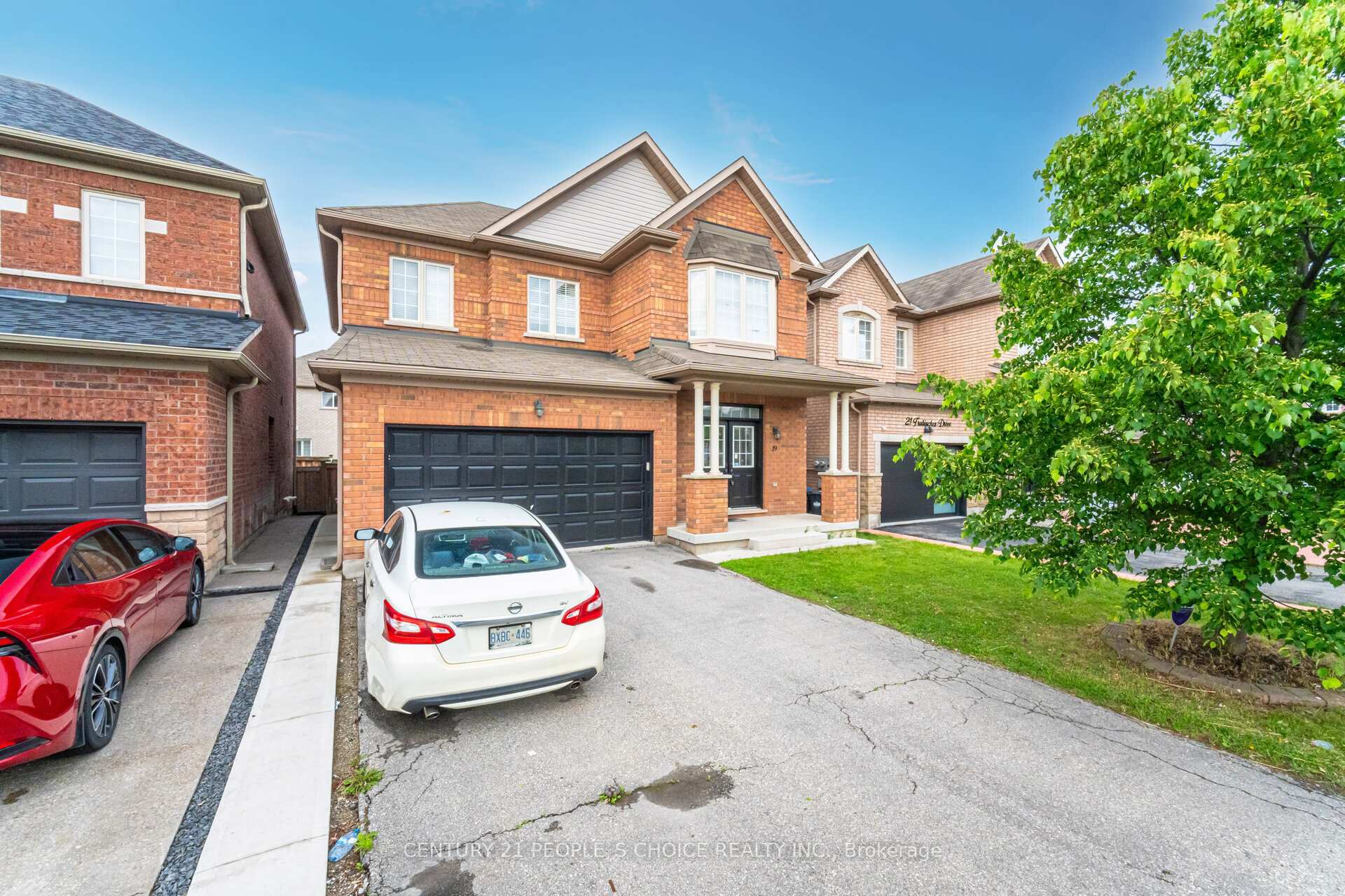 Photo de la propriété: 19 Frobischer Drive ON L6R 0L4