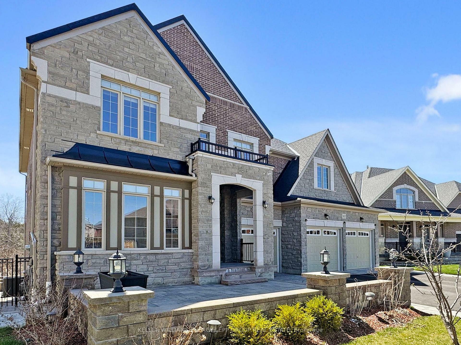 Photo de la propriété:  12 Donwoods Crescent  ON L1R 0N1 