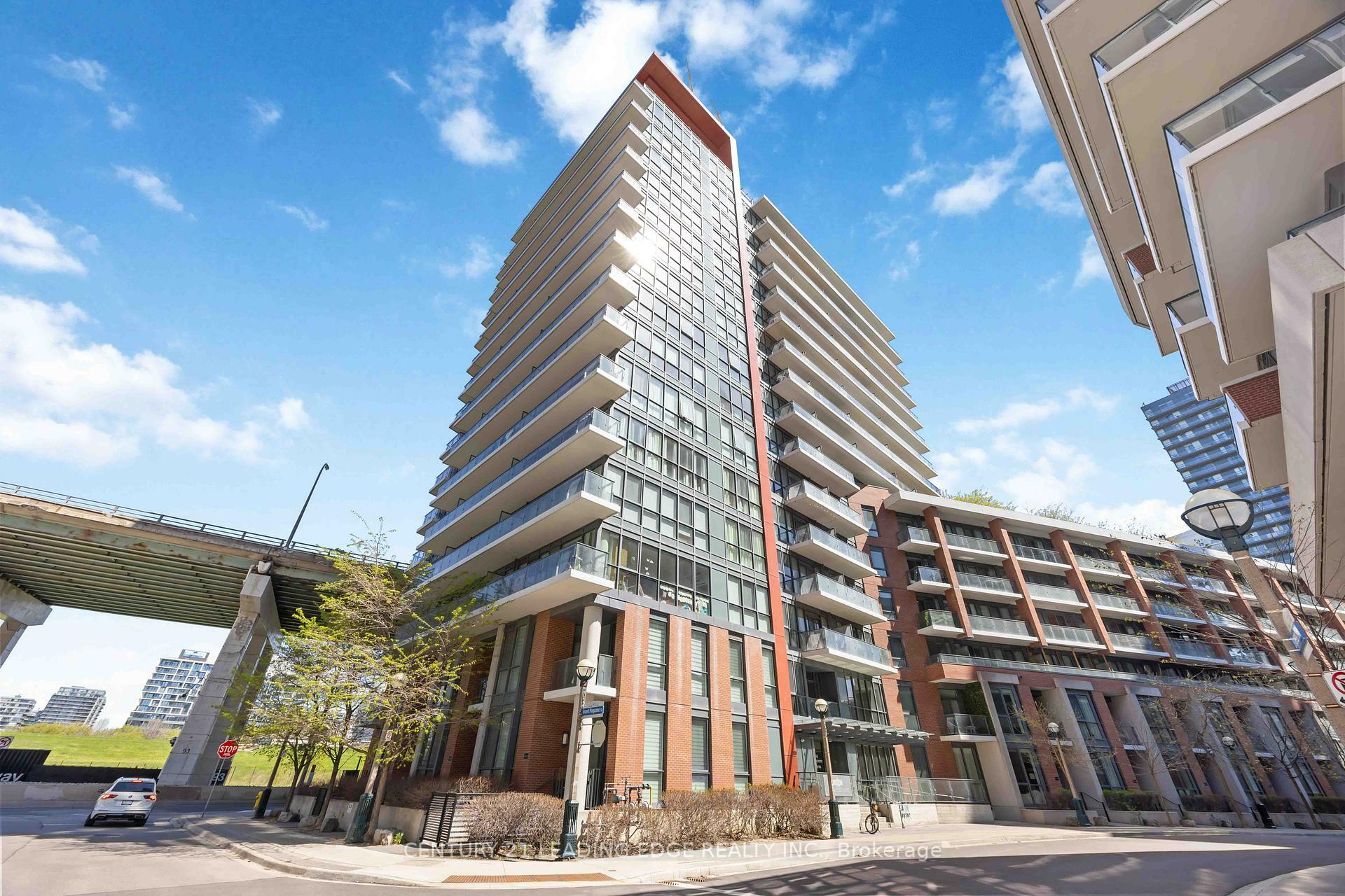 Property Photo: 50 Bruyeres Mews 619 ON M5V 0H8