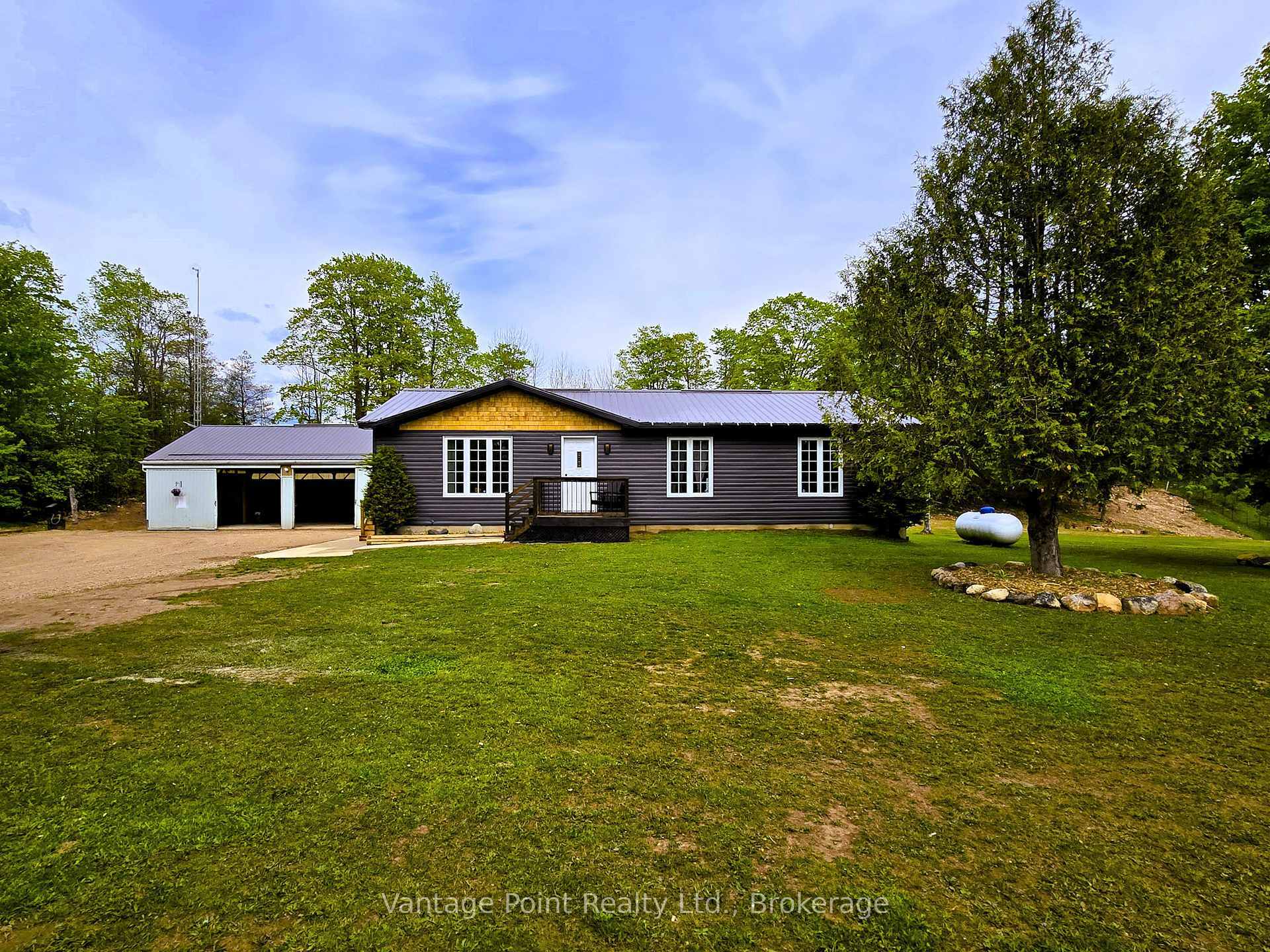 Property Photo: 544302 80 Side Road ON N0C 1H0