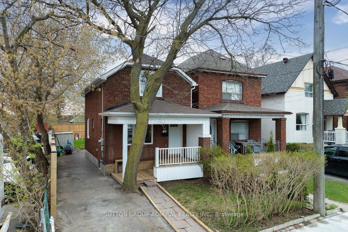 Property Photo: 11 Bowie Avenue ON M6E 2P1