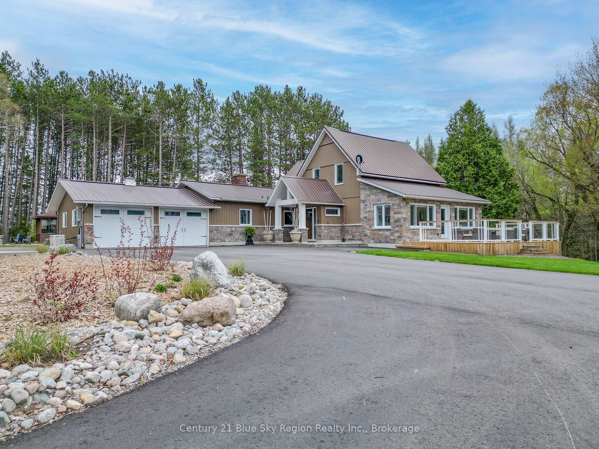 Property Photo: 54 Chadbourne Drive ON P1B 8G2